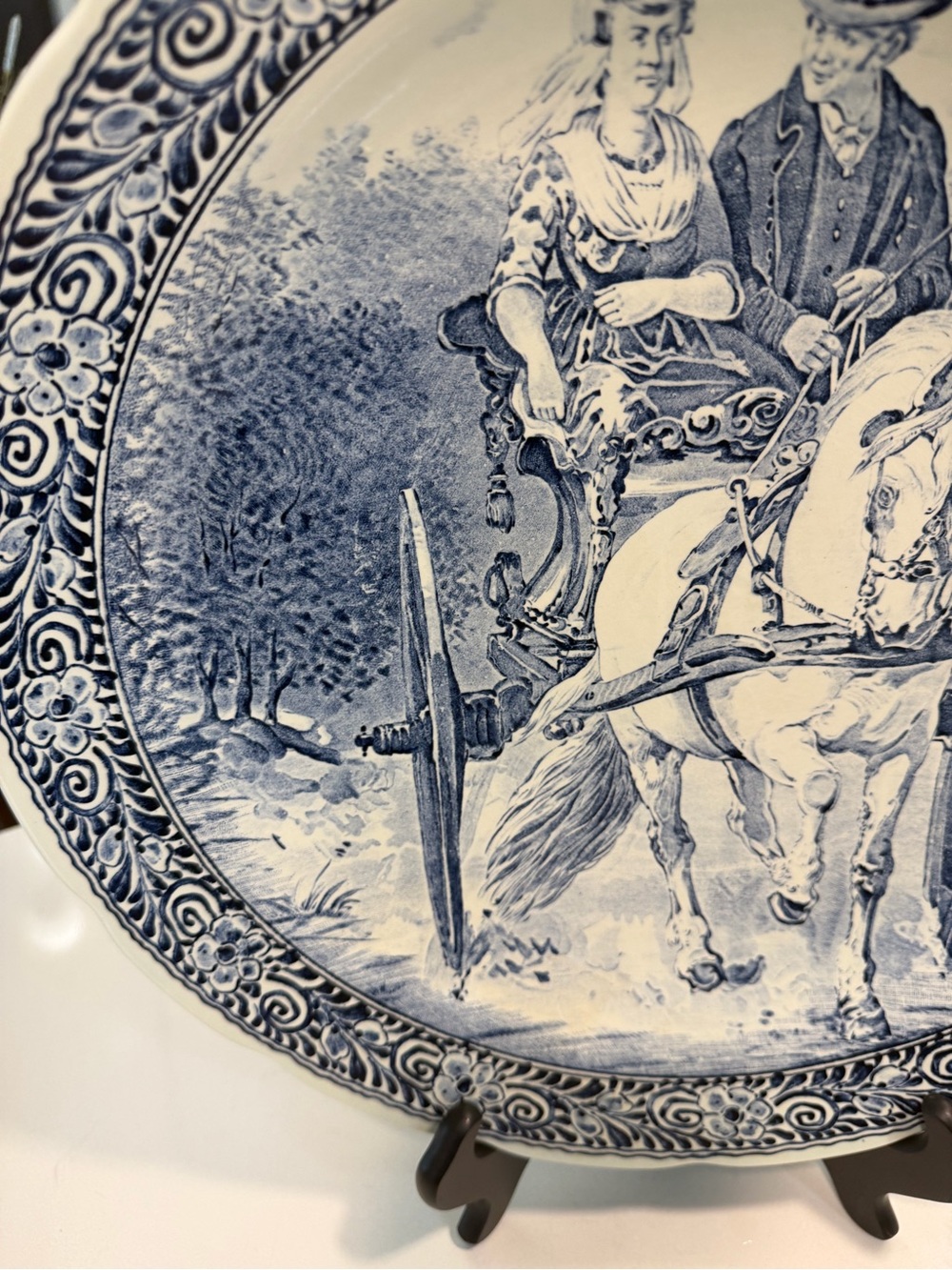 Vintage Royal Boch Delfts Blue & White Horse Carriage Decorative Plates Set of 2 - Picture 14 of 17